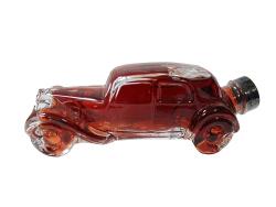 Rotwein-Himbeer-Likör im Oldtimer