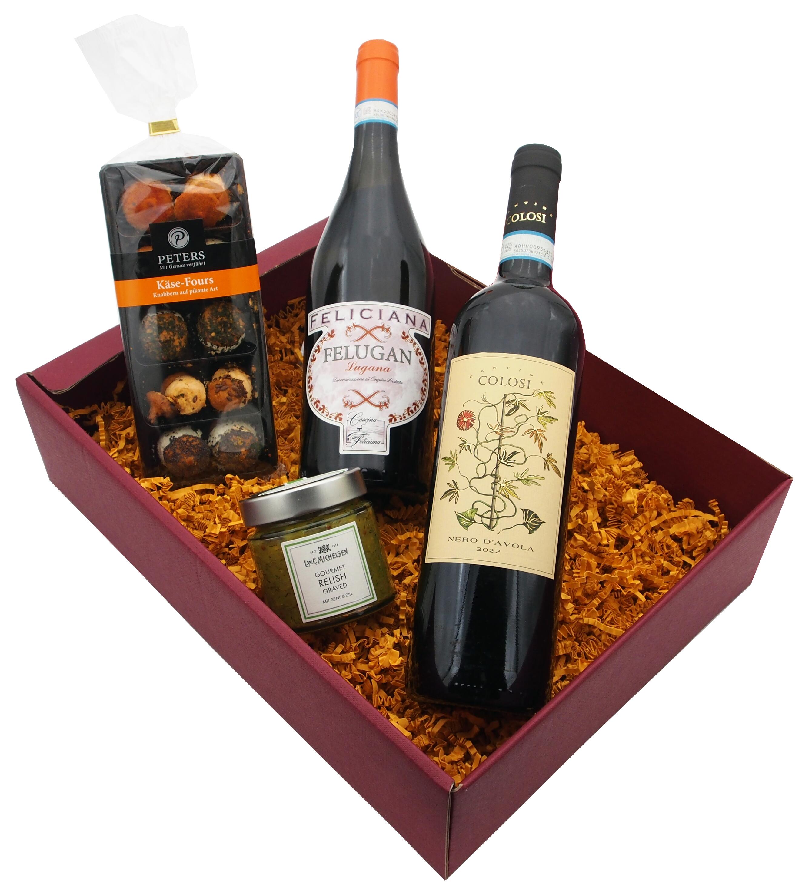 Weinpräsent mit Luana Felugan, Cantine Colosi Nero d`Avola Sicilia, Käse-Fours und Relish
