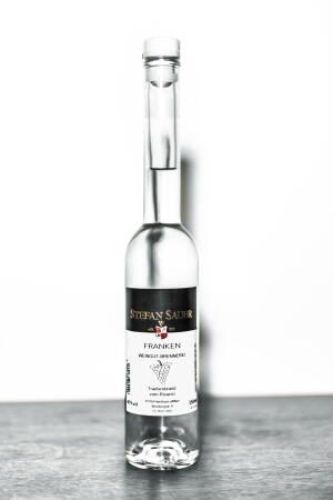 Traubenbrand vom Rivaner